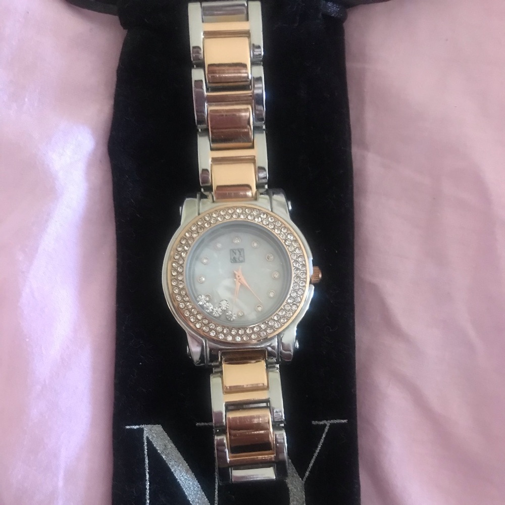 New York & Company: Women’s Watch